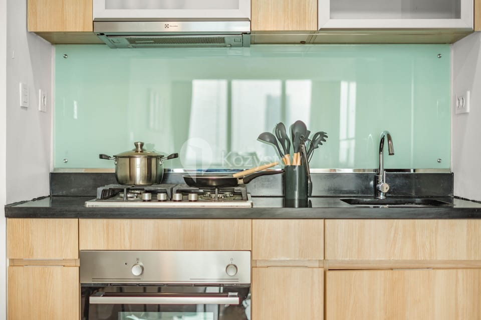 Apartment, 2 Bedrooms, City View | Private kitchen | Fridge, microwave, stovetop, rice cooker