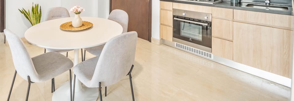 Apartment, 2 Bedrooms, City View | Dining room