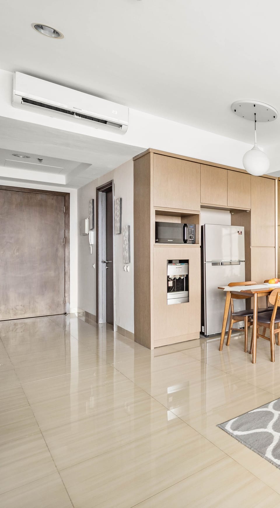 Apartment, 2 Bedrooms, City View | Living area | 43-inch Smart TV with cable channels, TV, Netflix