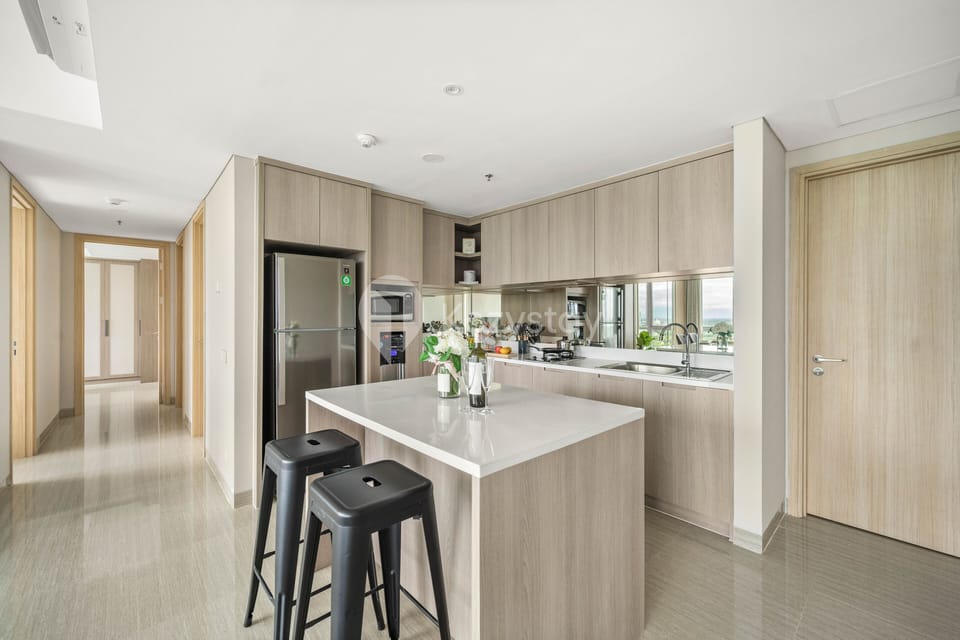 Apartment, 3 Bedrooms, City View | Private kitchen | Fridge, microwave, stovetop, cookware/dishes/utensils