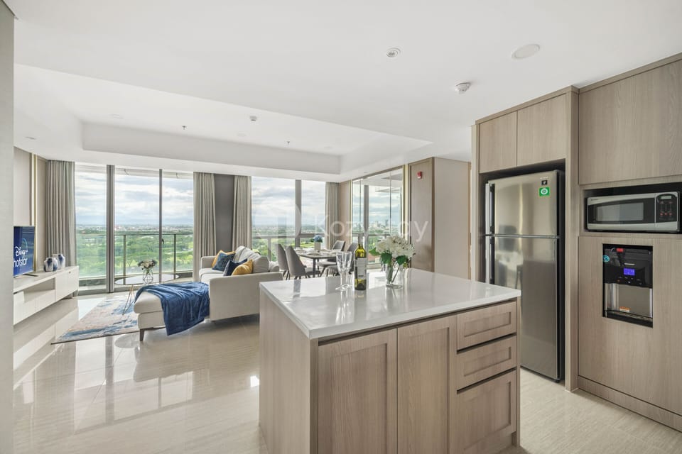 Apartment, 3 Bedrooms, City View | Private kitchen | Fridge, microwave, stovetop, cookware/dishes/utensils