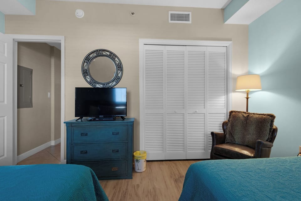 Guest Bedroom w/2 Queen Beds 