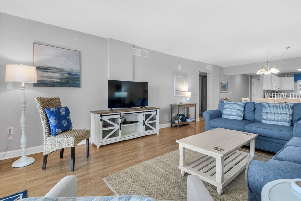 Living Area w/Smart TV