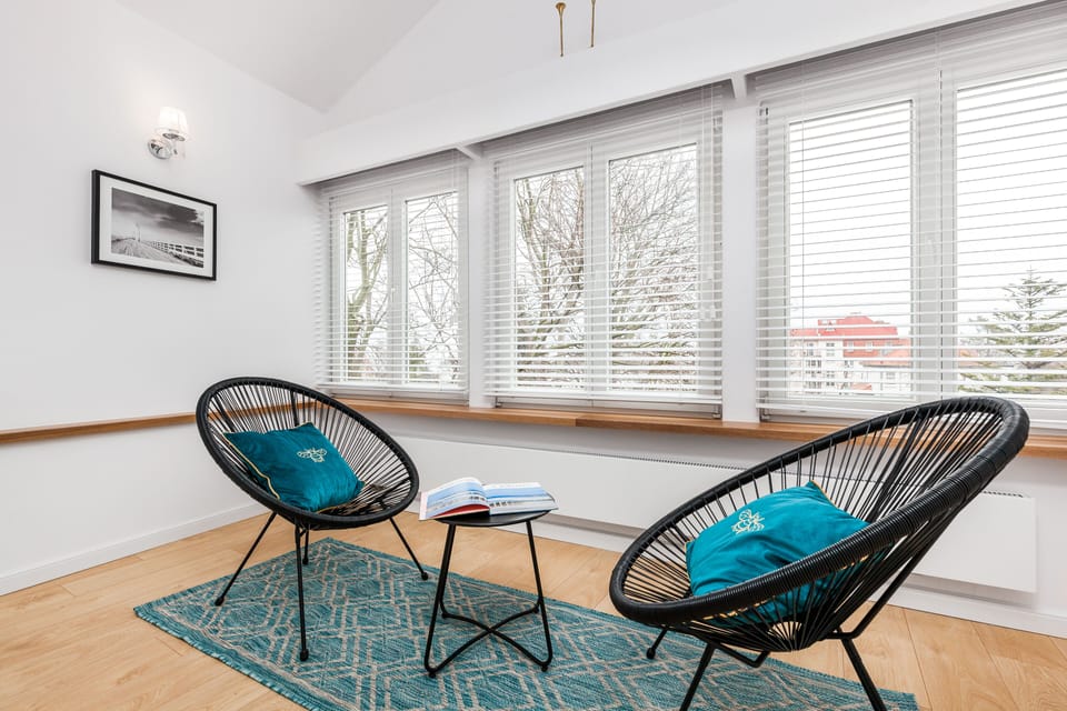 Deluxe Apartment | 1 bedroom, laptop workspace, blackout drapes, iron/ironing board