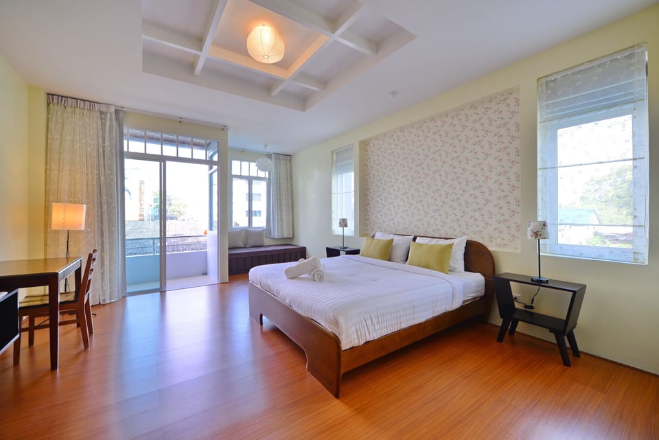 Deluxe Double Room | In-room safe, individually decorated, desk, blackout drapes