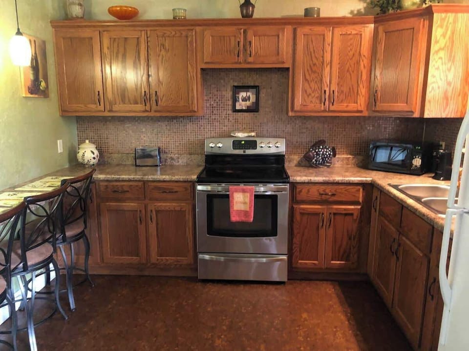 Cabin #3 with Beautiful Kitchen