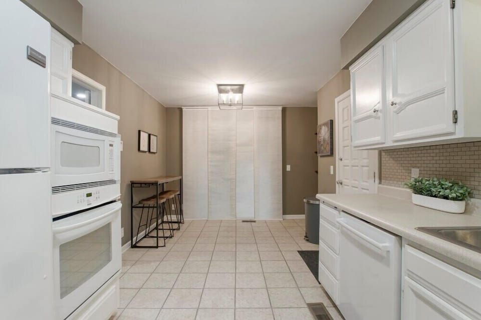 Whether you're a seasoned chef or a beginner, our fully equipped kitchen has everything you need to create culinary masterpieces