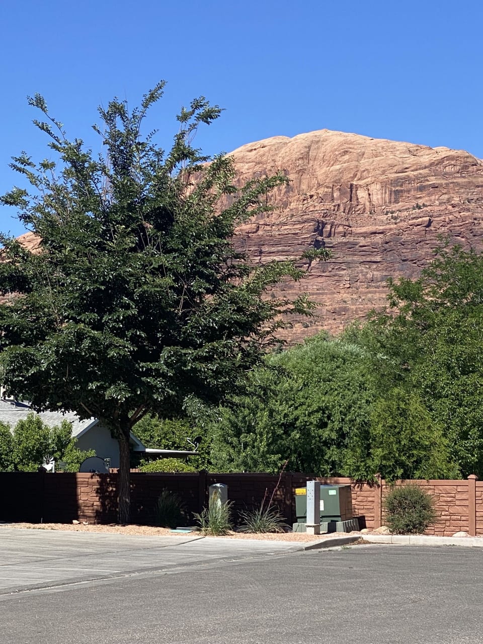 Red rock right out your front door! This is the street end location.