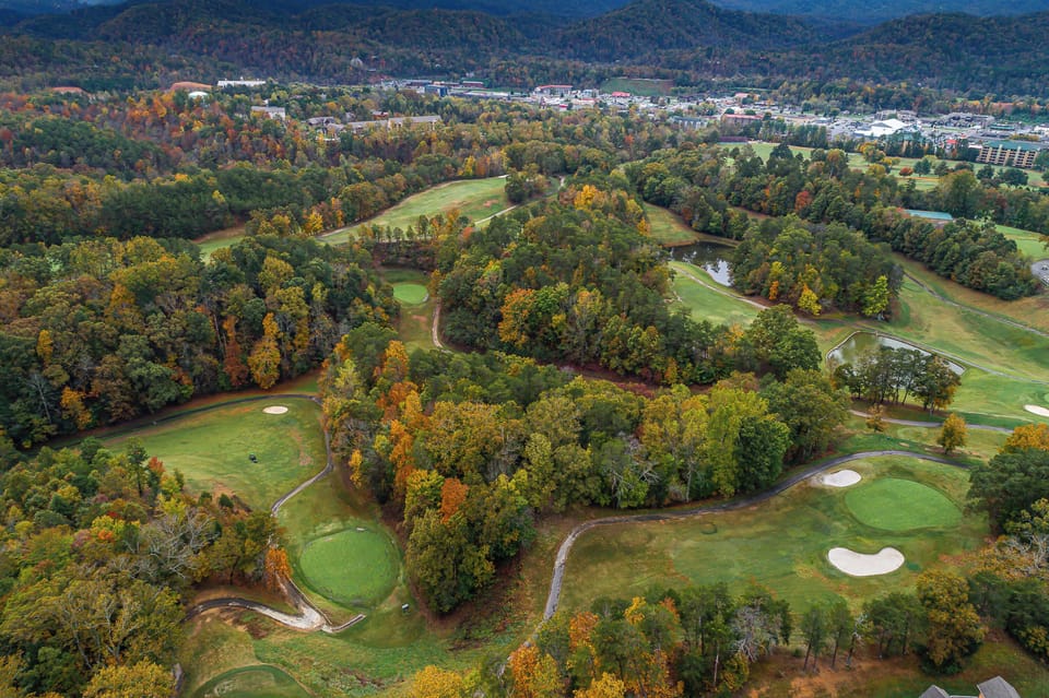 Your Ultimate Smoky Mountain Escape.