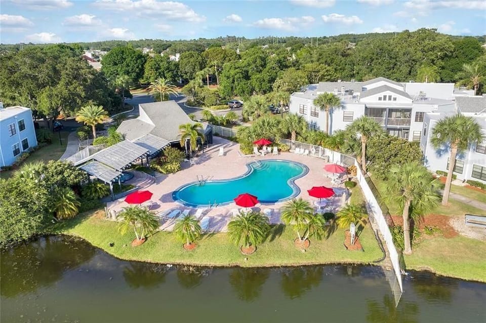 3 outdoor pools