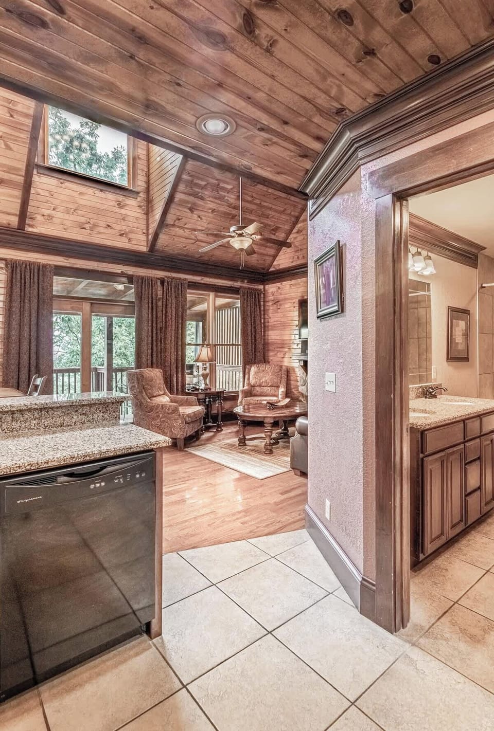 A true Tennessee treasure, this cozy getaway blends modern comfort with that warm, down-home mountain feel y’all will love.