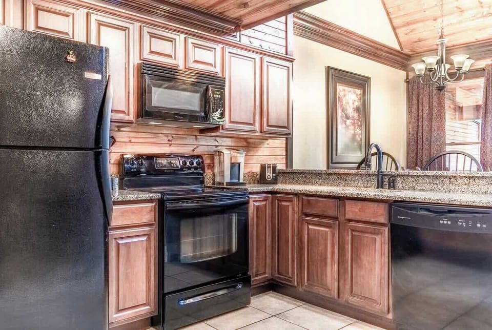 Y’all can whip up a hearty Southern breakfast or a home-cooked family dinner right here in our fully equipped kitchen.