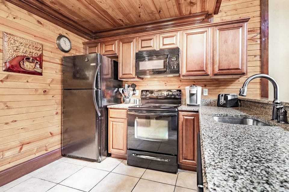 From a fresh pot of coffee in the morning to a feast after a day in the Smokies, this Pigeon Forge cabin has everything you need for your mountain getaway!