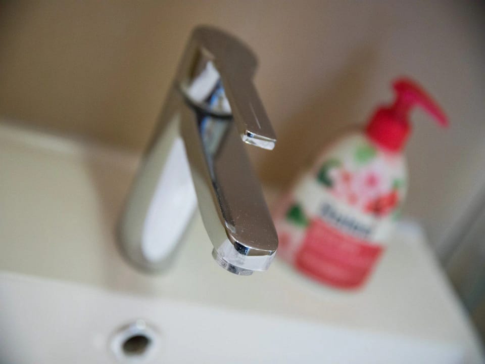 Apartment (One Bedroom Apartment with Terrace) | Bathroom | Shower, towels