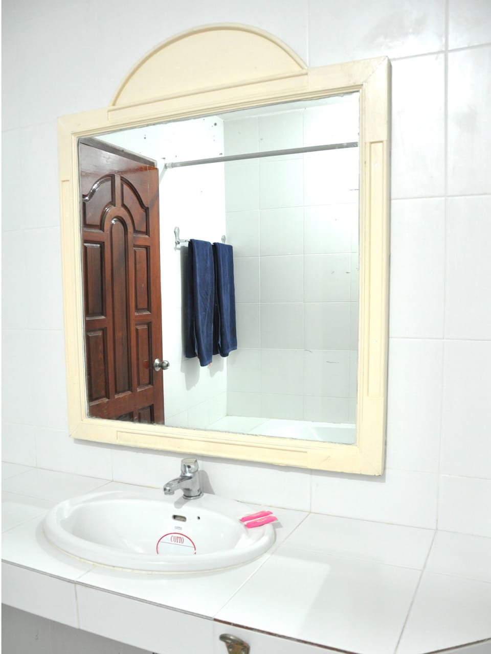 Standard Room | Bathroom sink