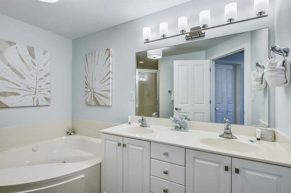 Primary ensuite bathroom