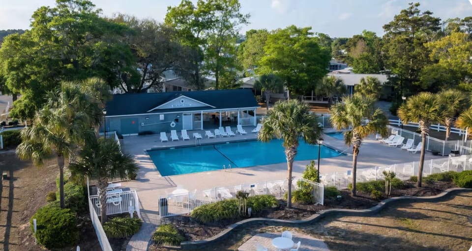 Hickory Grove Pool