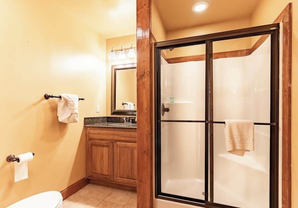We always keep our bathrooms clean at the cabin and stocked with fresh towels!