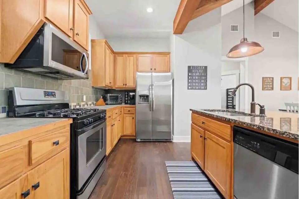 Spacious kitchen
