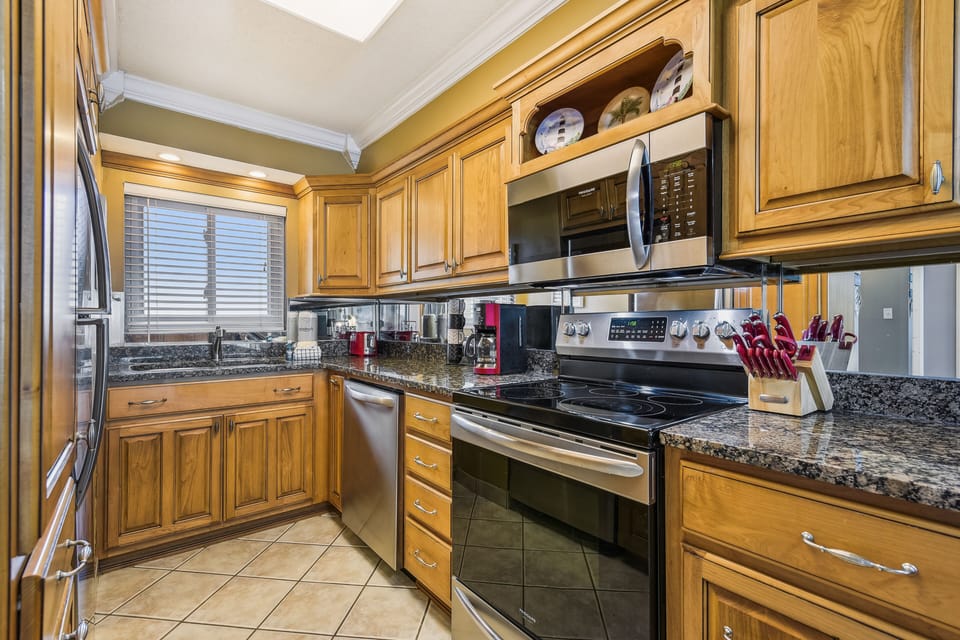 Full Size Kitchen