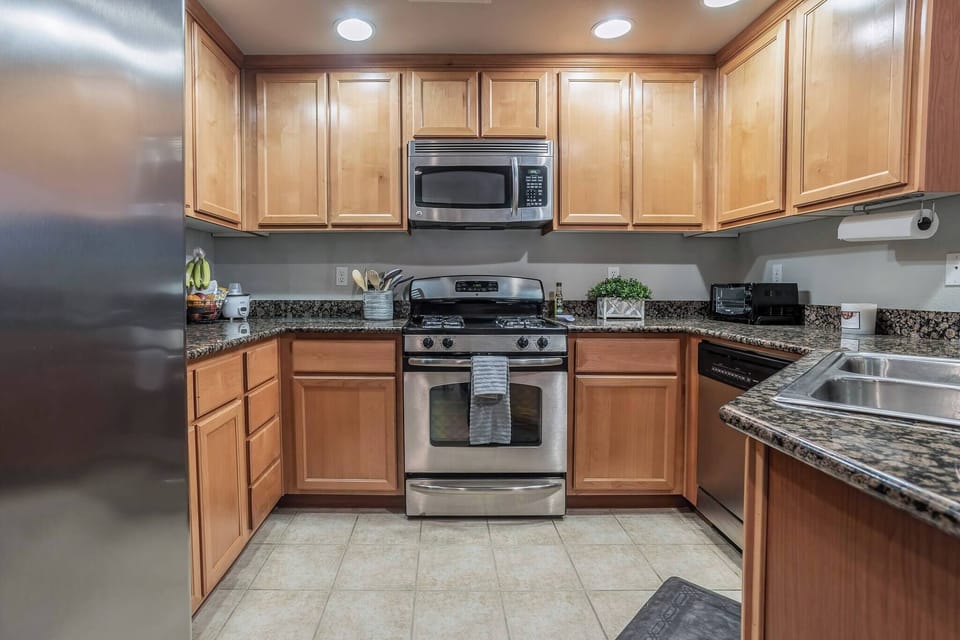 Sleek kitchen perfect for cooking meals