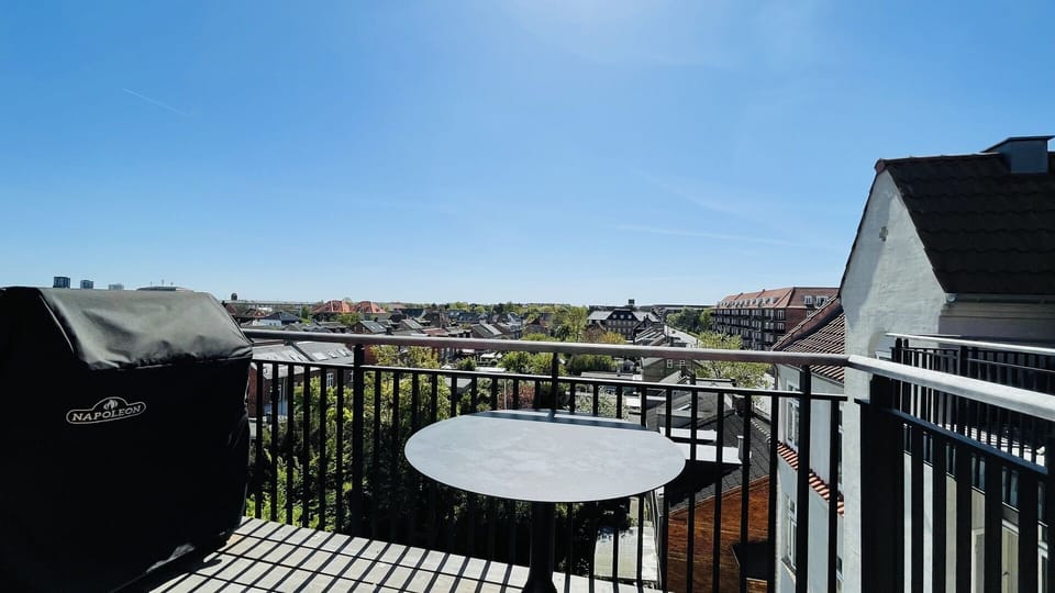 Balcony / Terrace / Patio