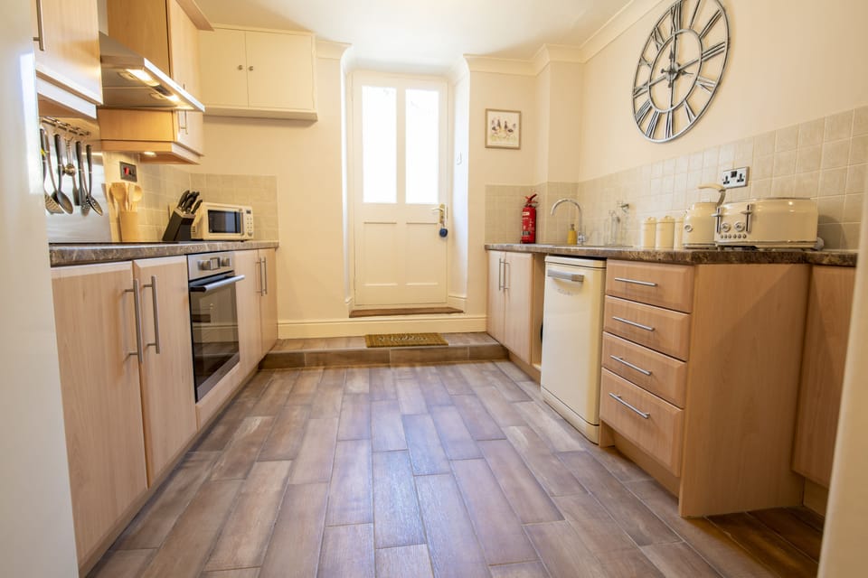 Ground floor: Spacious kitchen