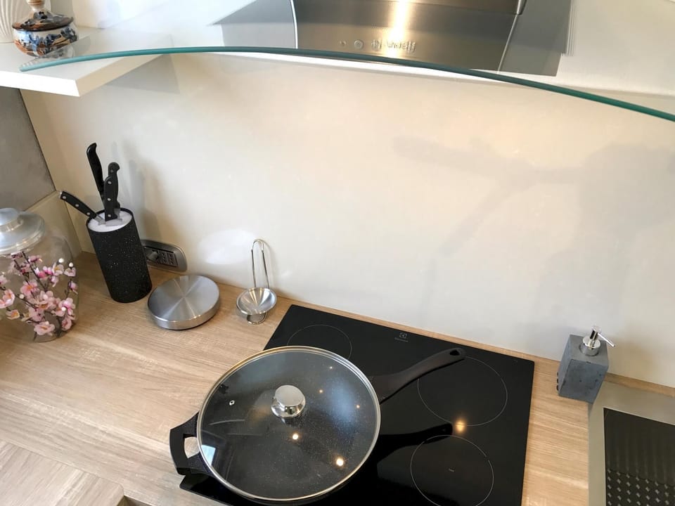 House | 4 bedrooms, iron/ironing board, WiFi