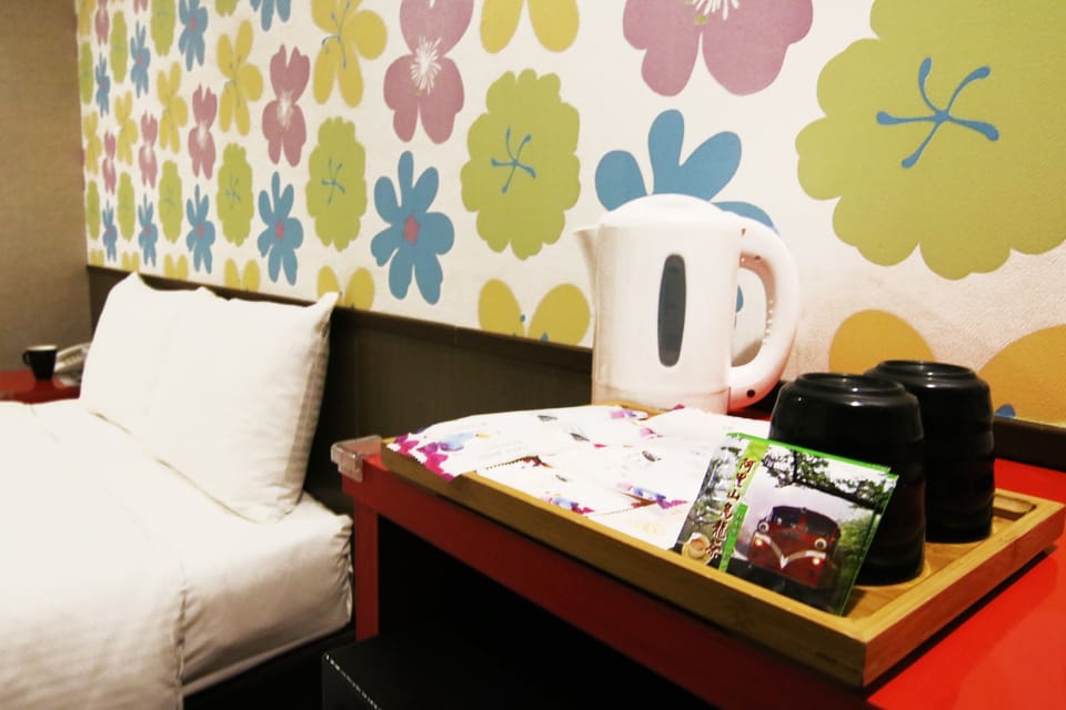 1 bedroom, desk, free WiFi, bed sheets