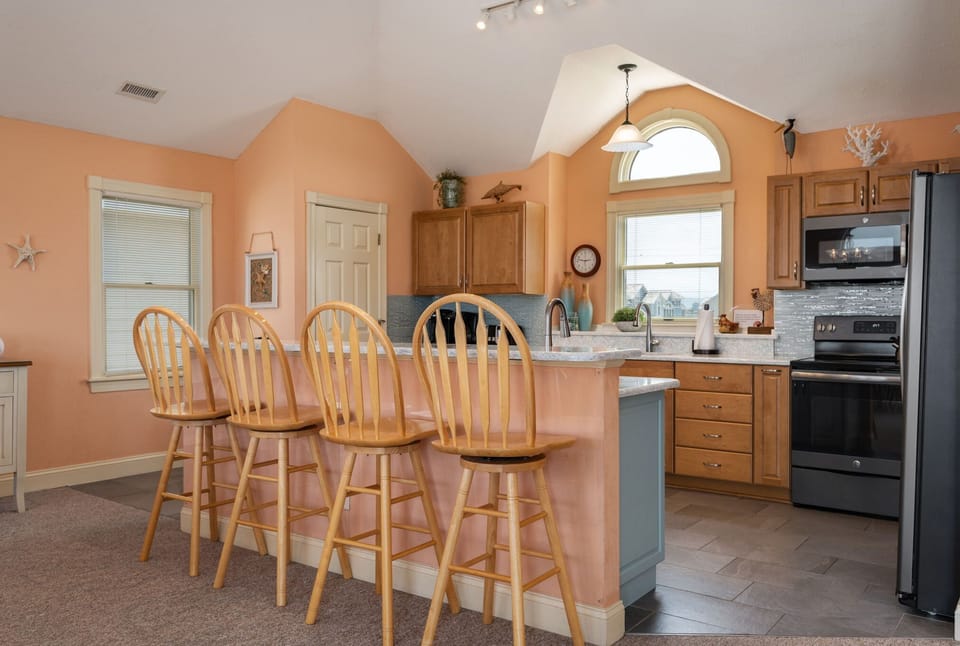 NH348: Barefootin' | TL Kitchen Area