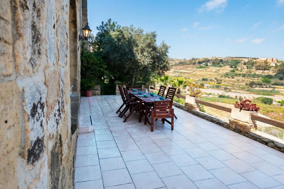 Standard Villa, Multiple Bedrooms (Villeleynah Amazing Gozitan Villa +) | Outdoor dining