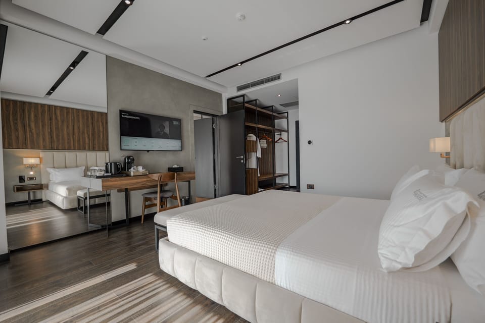 Deluxe Double Room | Desk, soundproofing, WiFi (free), bed sheets