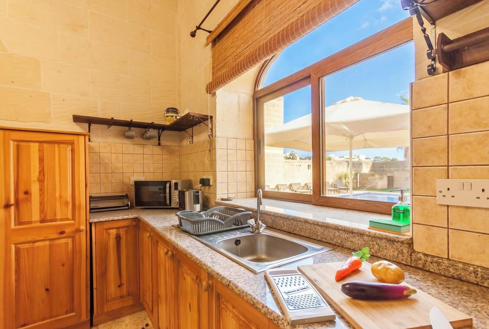 Family House, Multiple Bedrooms, Refrigerator & Microwave (Centre Island Gozitan Farmhouse &) | Private kitchen | Fridge, microwave, oven, stovetop