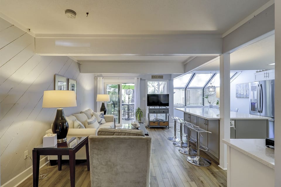 Living Area 2