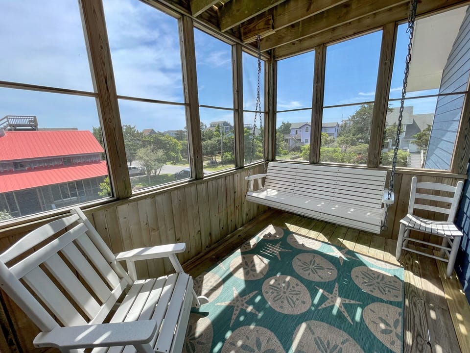 Screened Porch (alternate view)