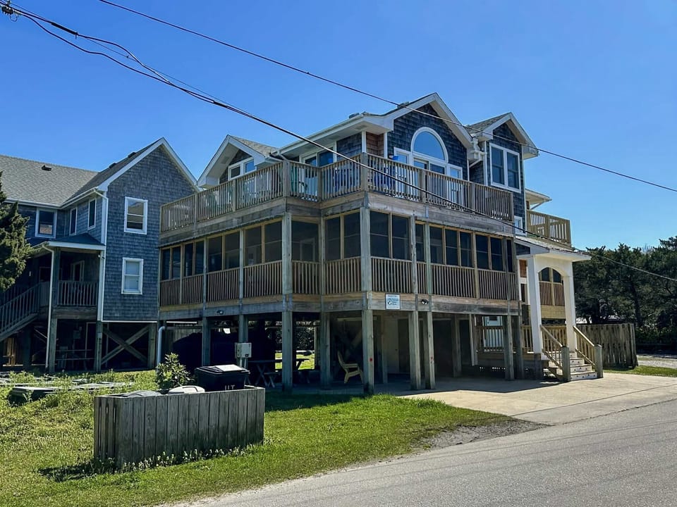 Front of Mermaid Manor (alternate view)