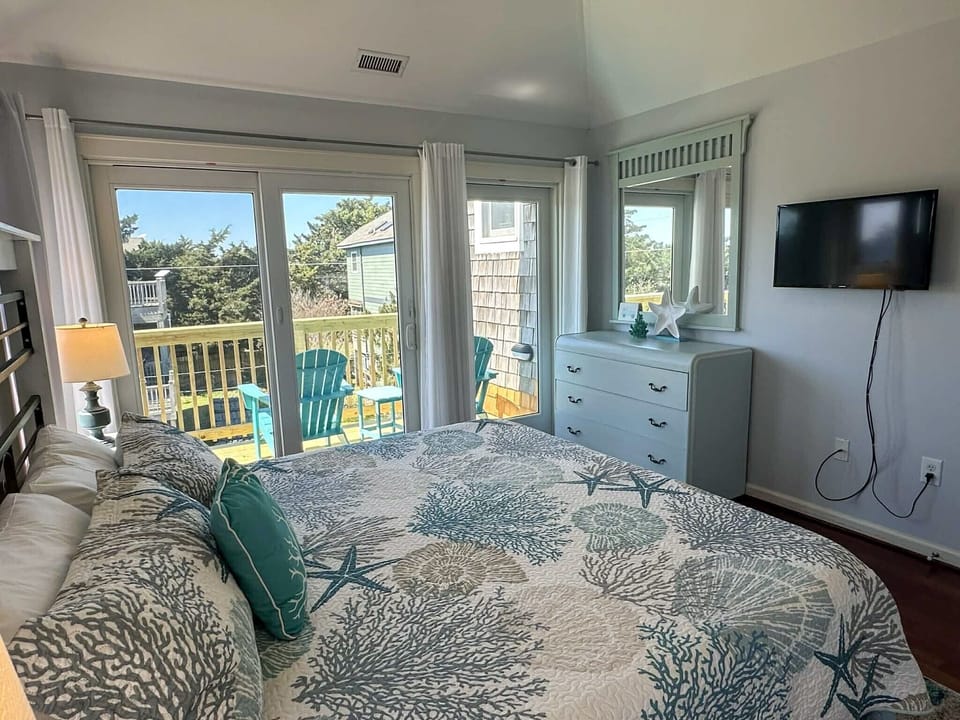 Primary Bedroom (alternate view)