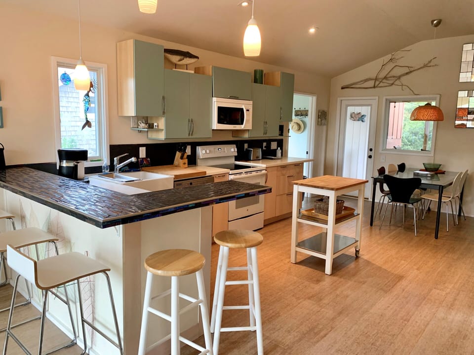 Kitchen and Dining Overall