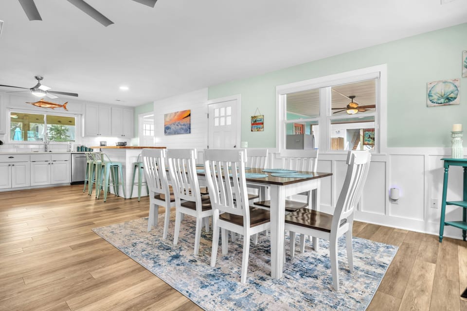 Dining Area - Northeast
