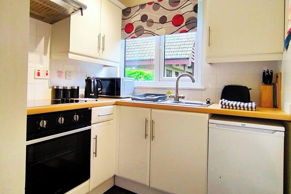 House | Private kitchen | Fridge, microwave, oven, stovetop