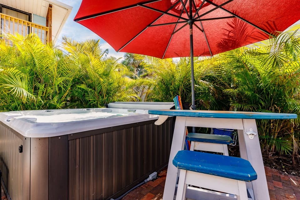 Outdoor spa tub