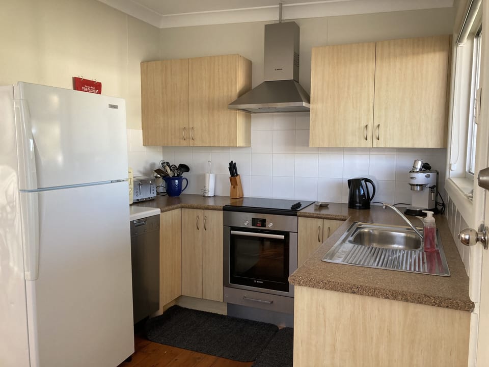 Well equipped kitchen with dishwasher