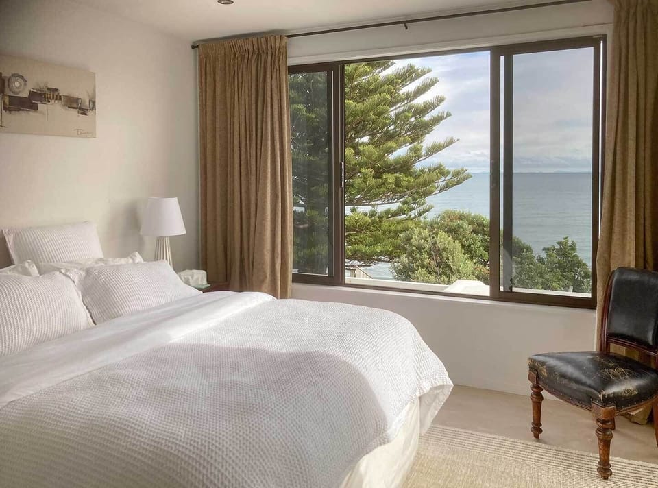 Master bedroom with Island views