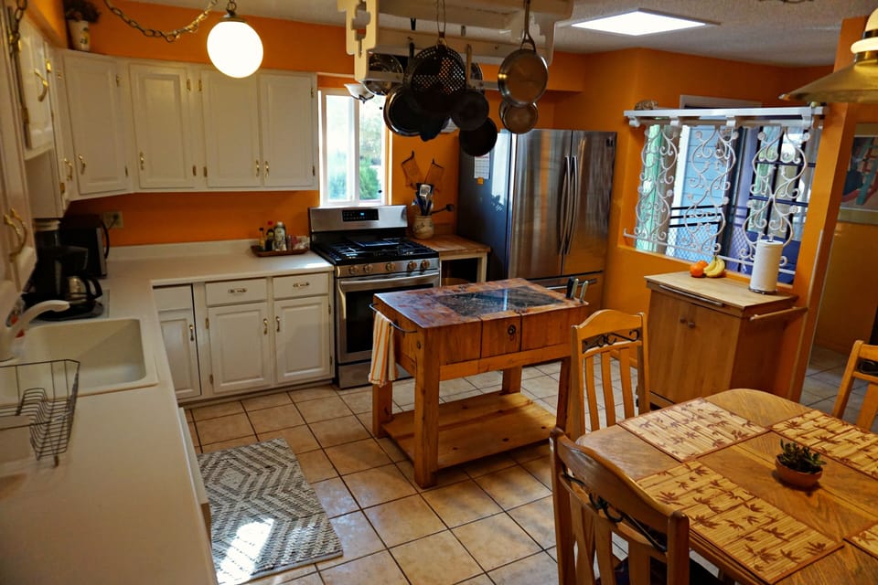 Fully equipped kitchen