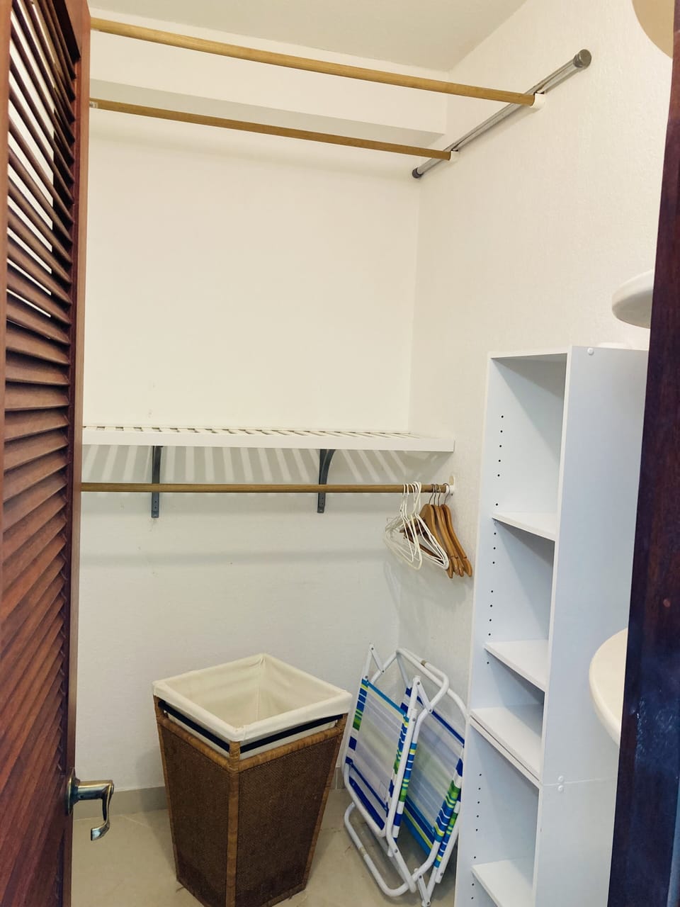 King bedroom Walk in - Closet and Safe. 
