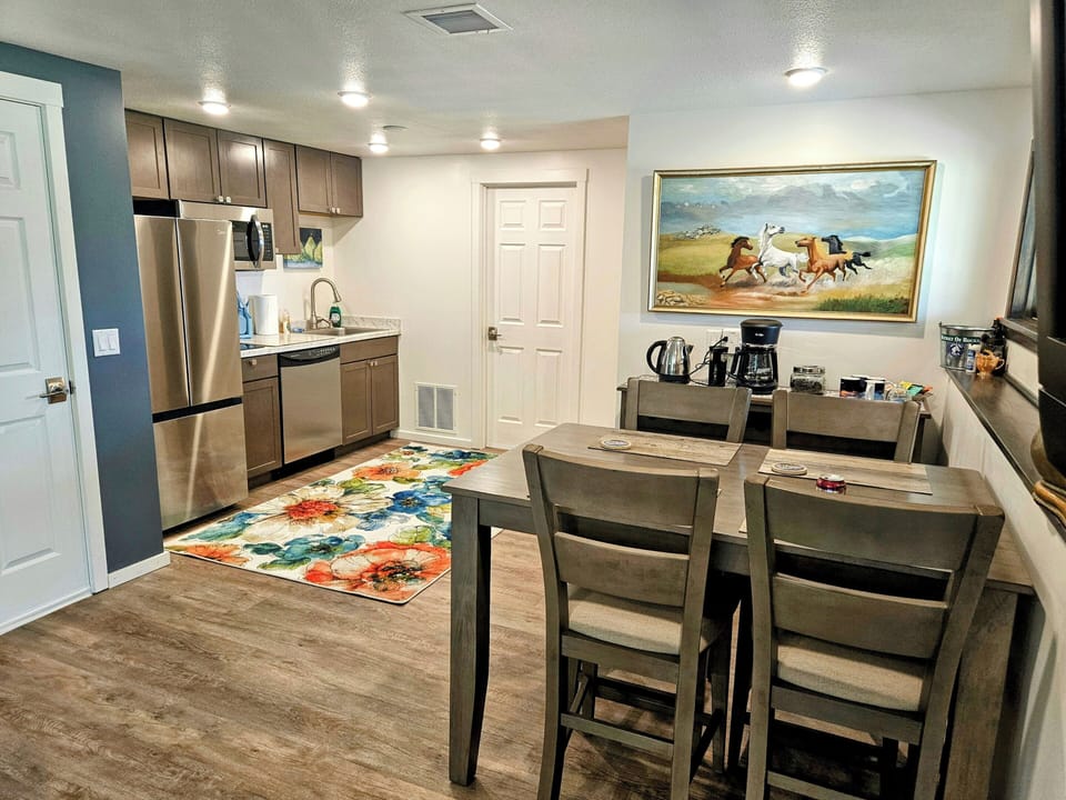  2025 quiet French Door refrigerator/deepfreeze/DW/microwave/
countertop cooktop