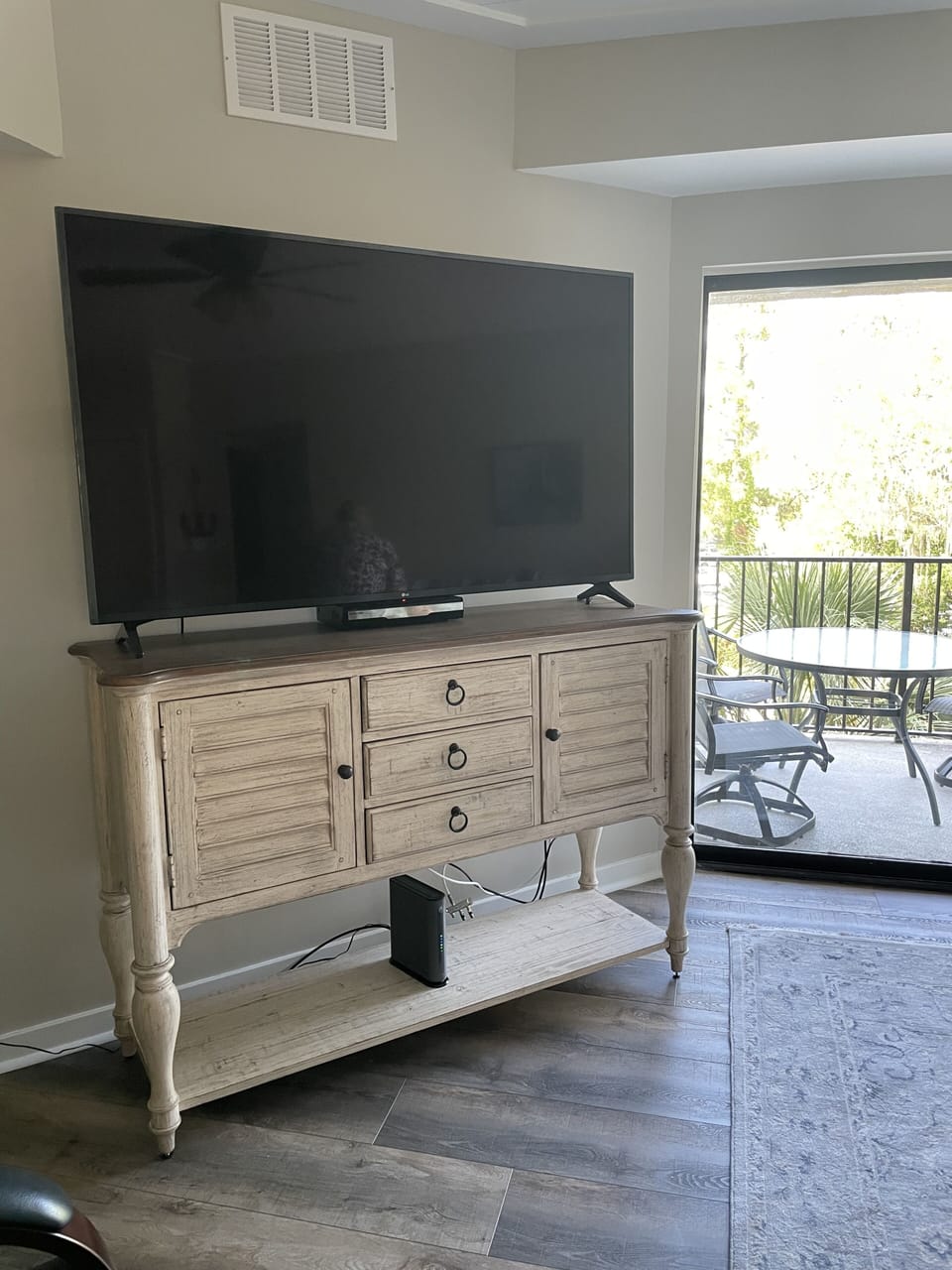 65" Smart TV