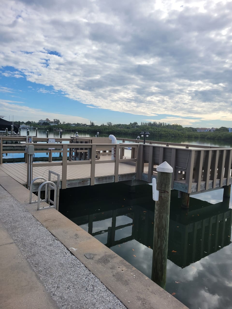 FISH OFF OUR PRIVATE DOCKS WITH RUNNING WATER AND FISH CLEANING SECTION