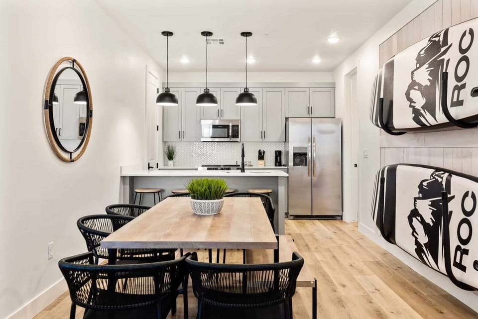 Condo, 3 Bedrooms | Dining