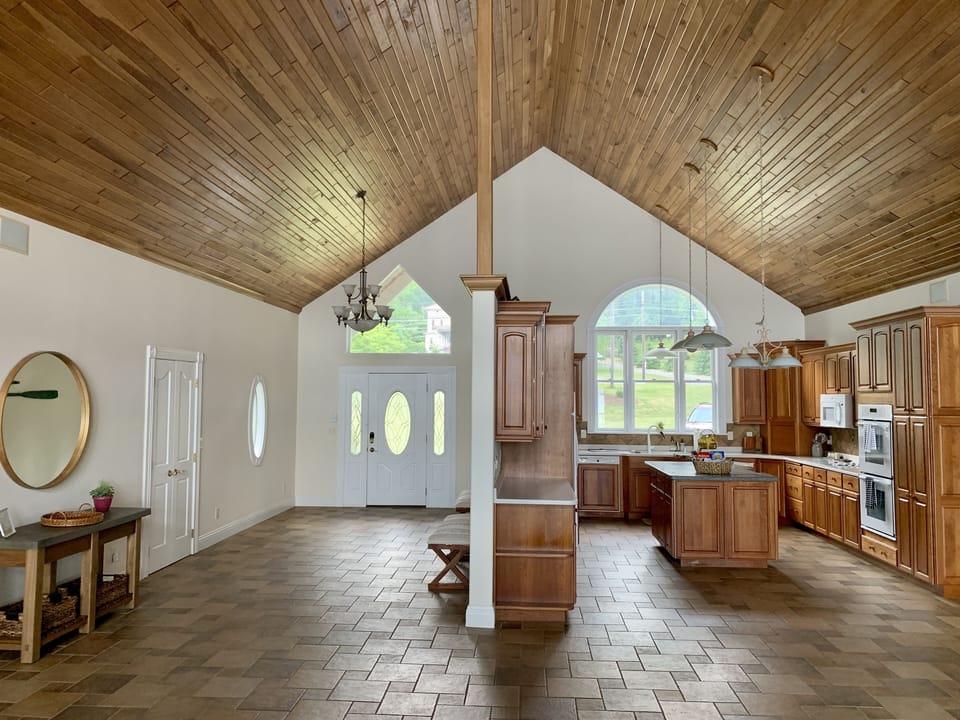 Kitchen (main level)